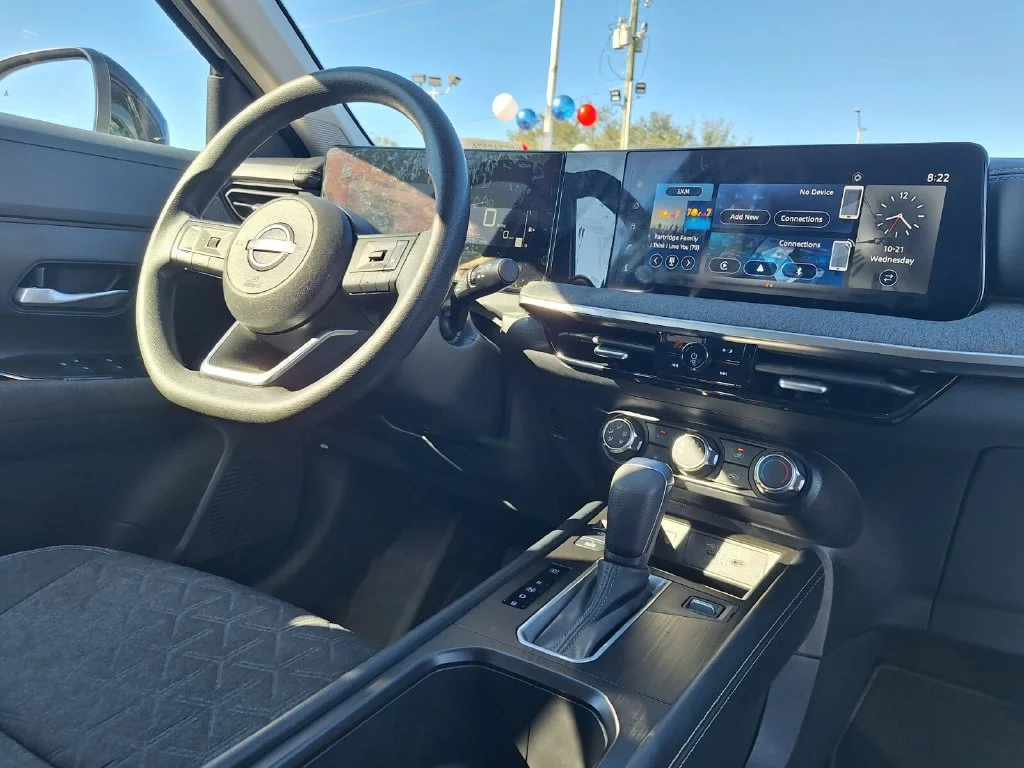 Used 2025 White Nissan SV image 24