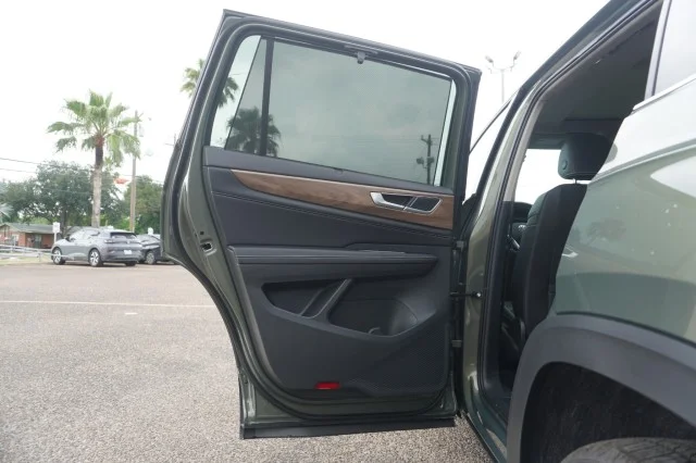New 2026 Avocado Green Pearl Volkswagen 2.0T SE W/TECHNOLOGY image 21