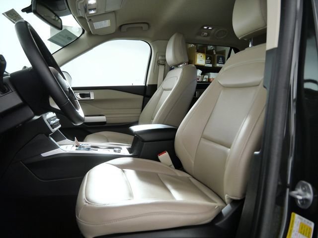 Used 2024 Green Ford XLT image 17