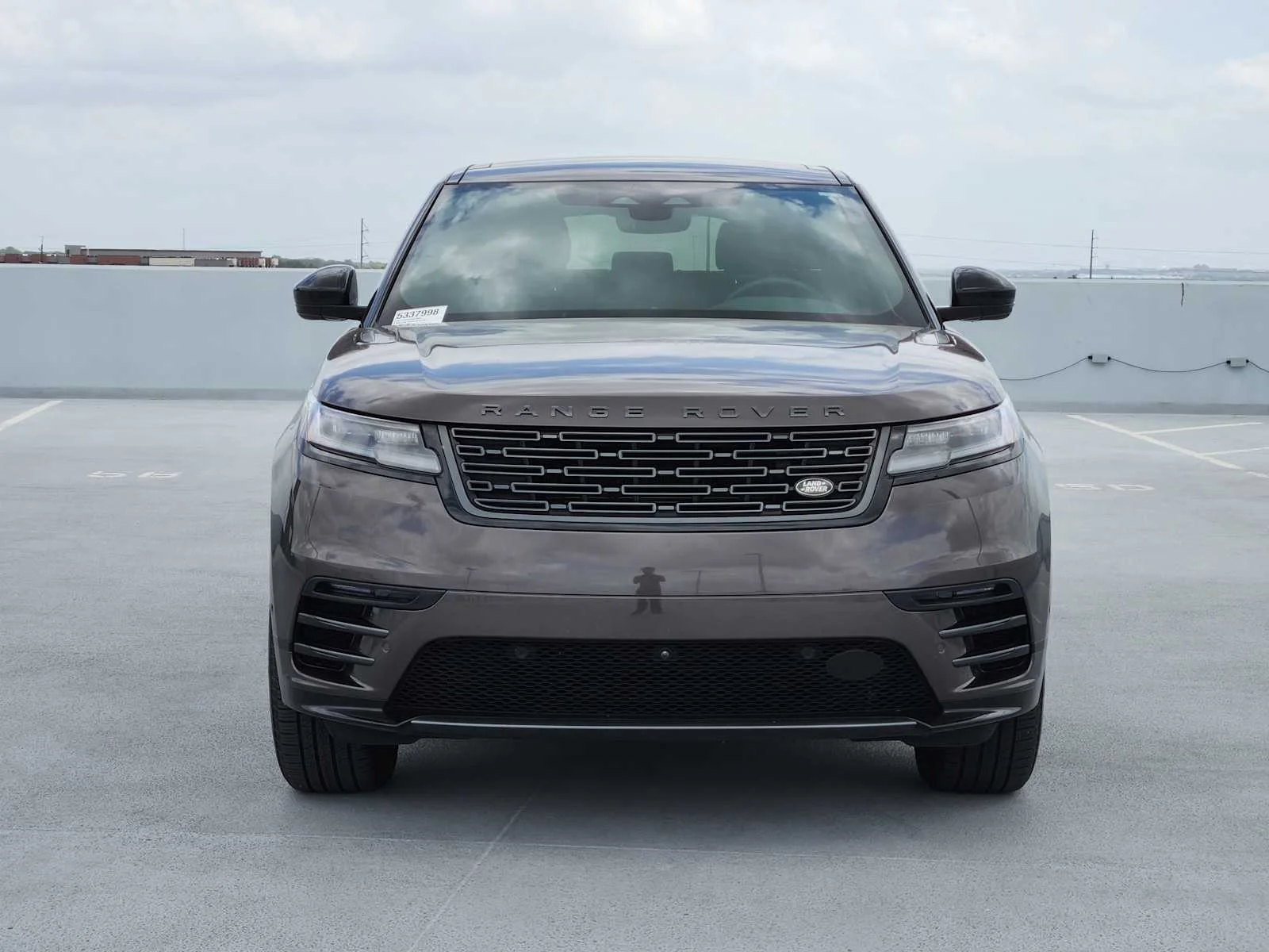 Certified Used 2026 Charente Grey Premium Metallic Land Rover Dynamic SE image 2