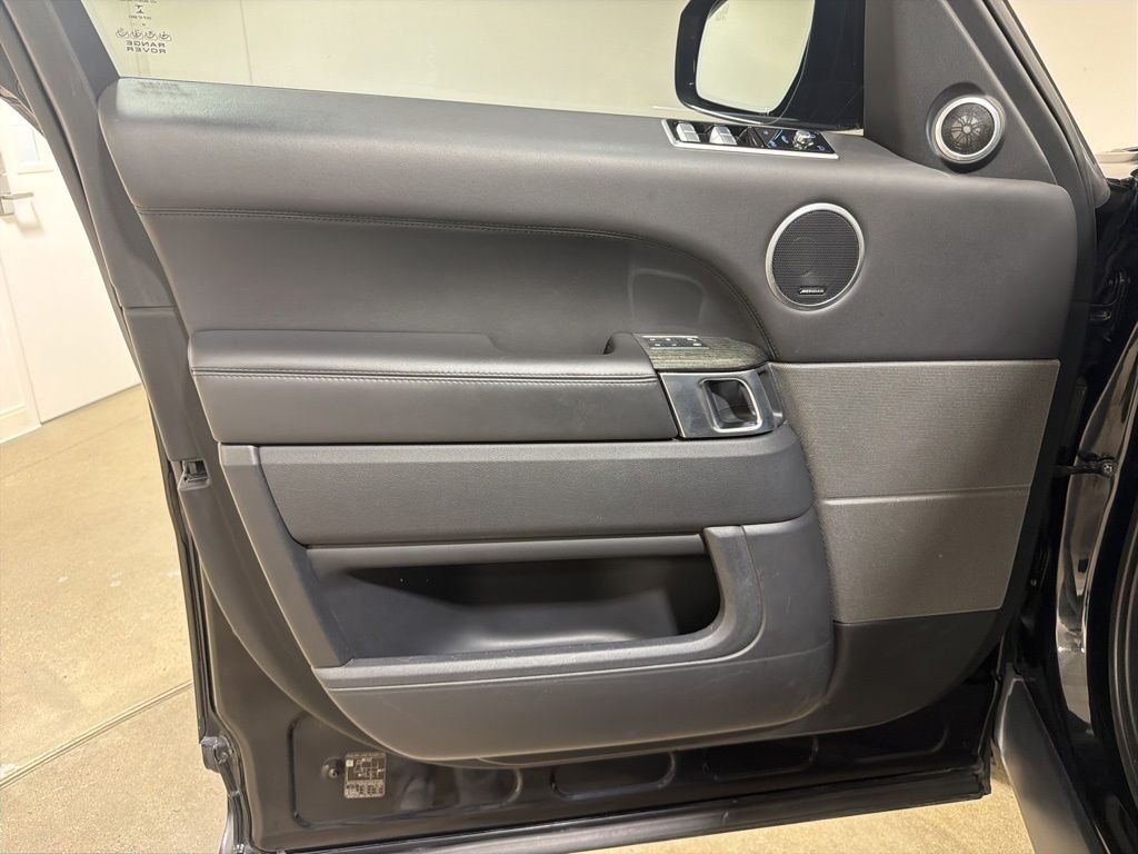 Used 2019 Santorini Black Metallic Land Rover Supercharged image 9