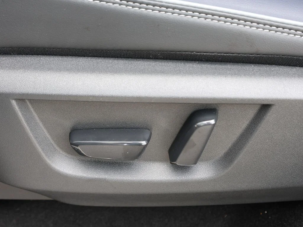 Certified Used 2026 Silver INFINITI SPORT image 23