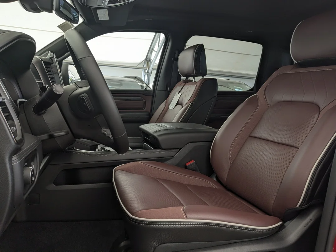 New 2026 Red RAM Limited - - 4x4 - 5.7L HEMI V8 - Night Edition - Limited Lvl A Grp - 14.4 Uconnect NAV & More! image 15