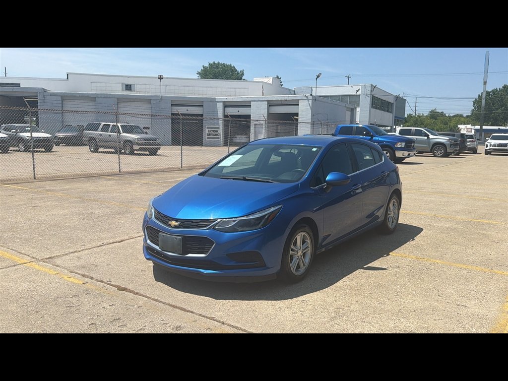 Used 2017 Chevrolet Cruze LT with VIN 3G1BE6SM1HS566727 for sale in Flint, MI