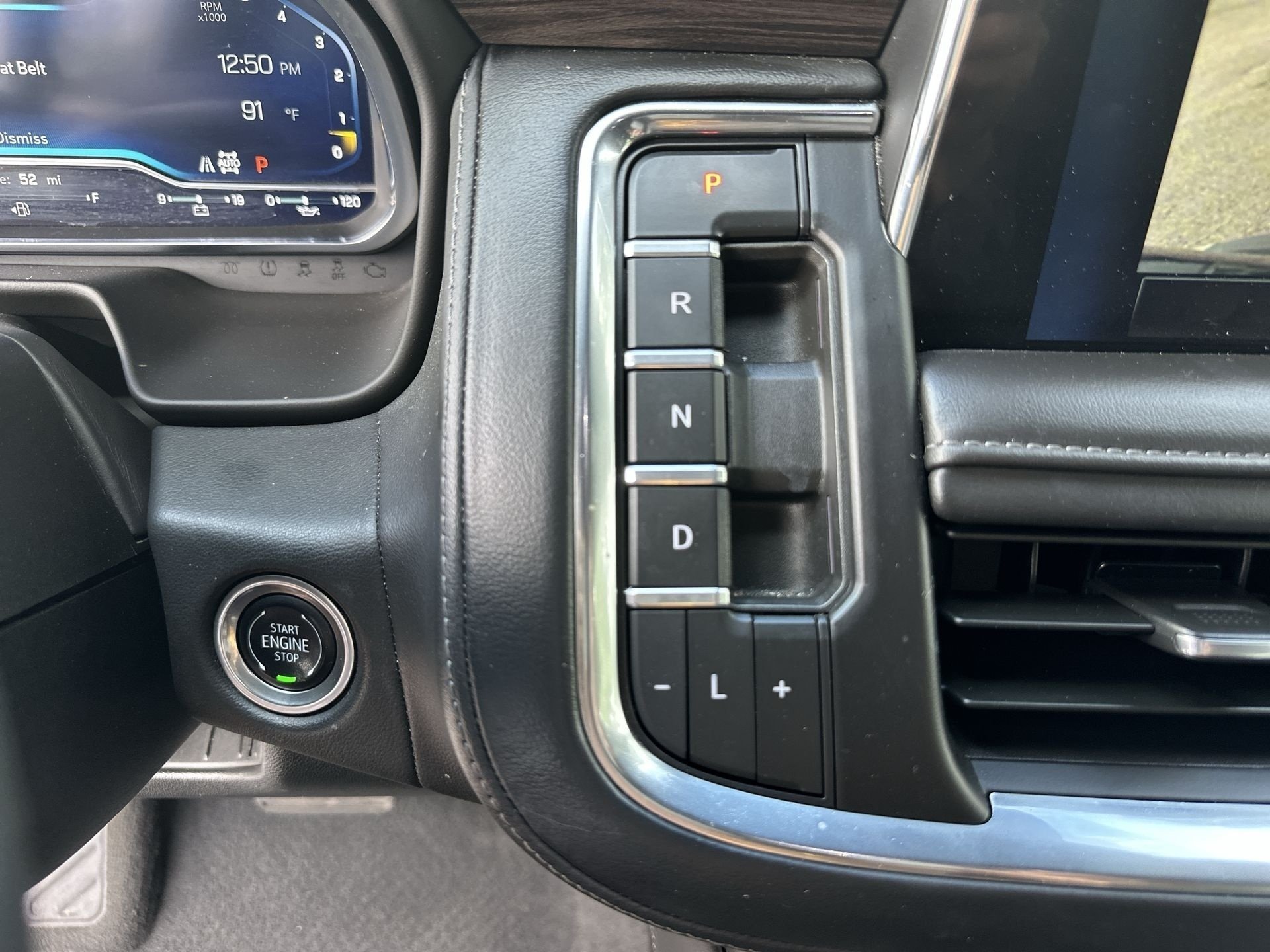 2024 Chevrolet Suburban LT - Photo 16
