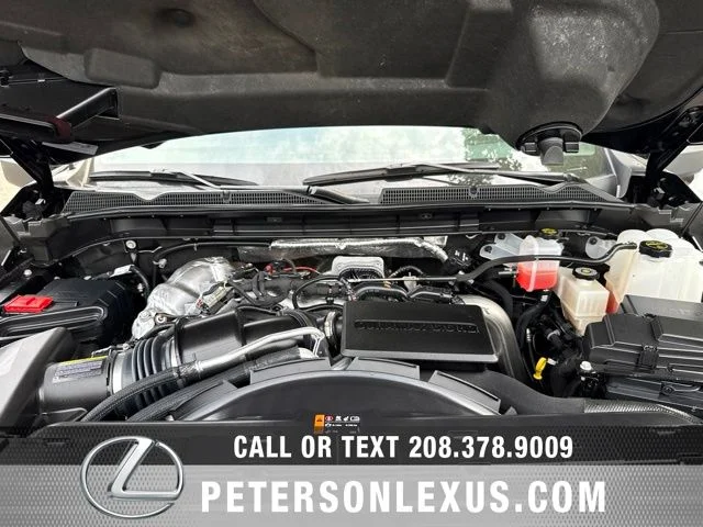 Used 2025  GMC AT4 Premium Plus image 10