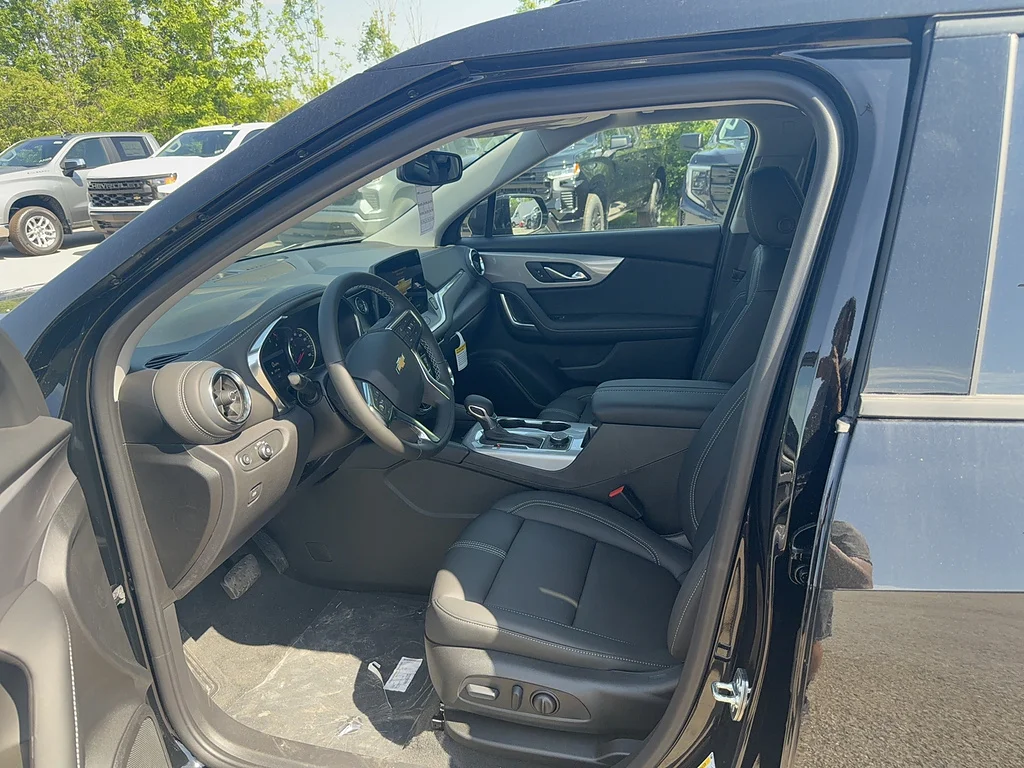 New 2026 Black Chevrolet 3LT image 9