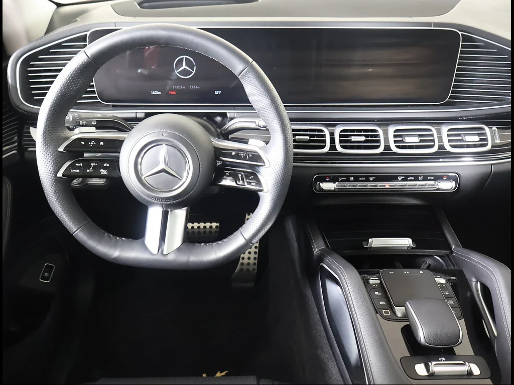 Used 2025 MANUFAKTUR Cardinal Red Metallic Mercedes-Benz GLS 450 image 8
