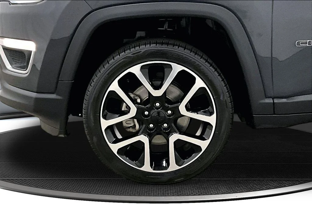 Used 2018 Black Jeep Limited image 32