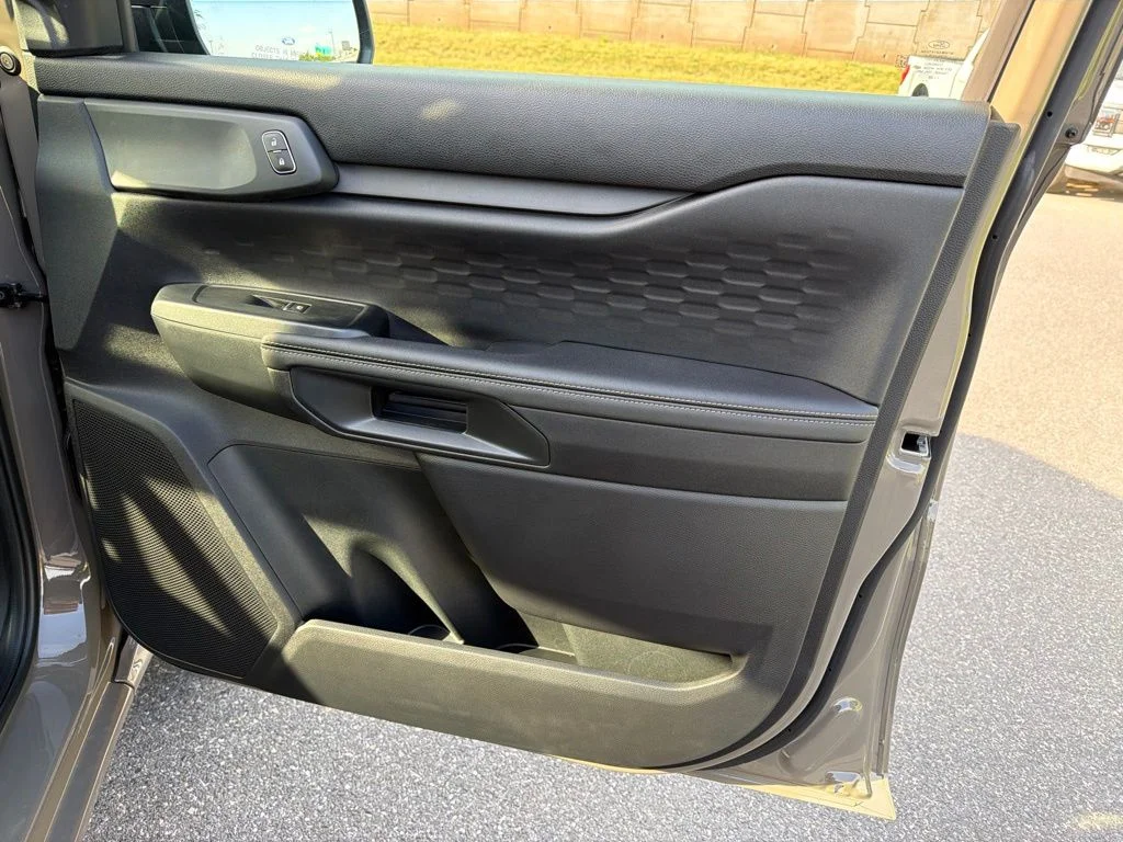 New 2026 Marsh Gray Ford XLT image 11