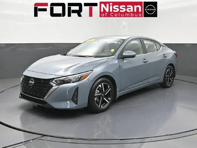 Used 2025 Gray Nissan SV image 3