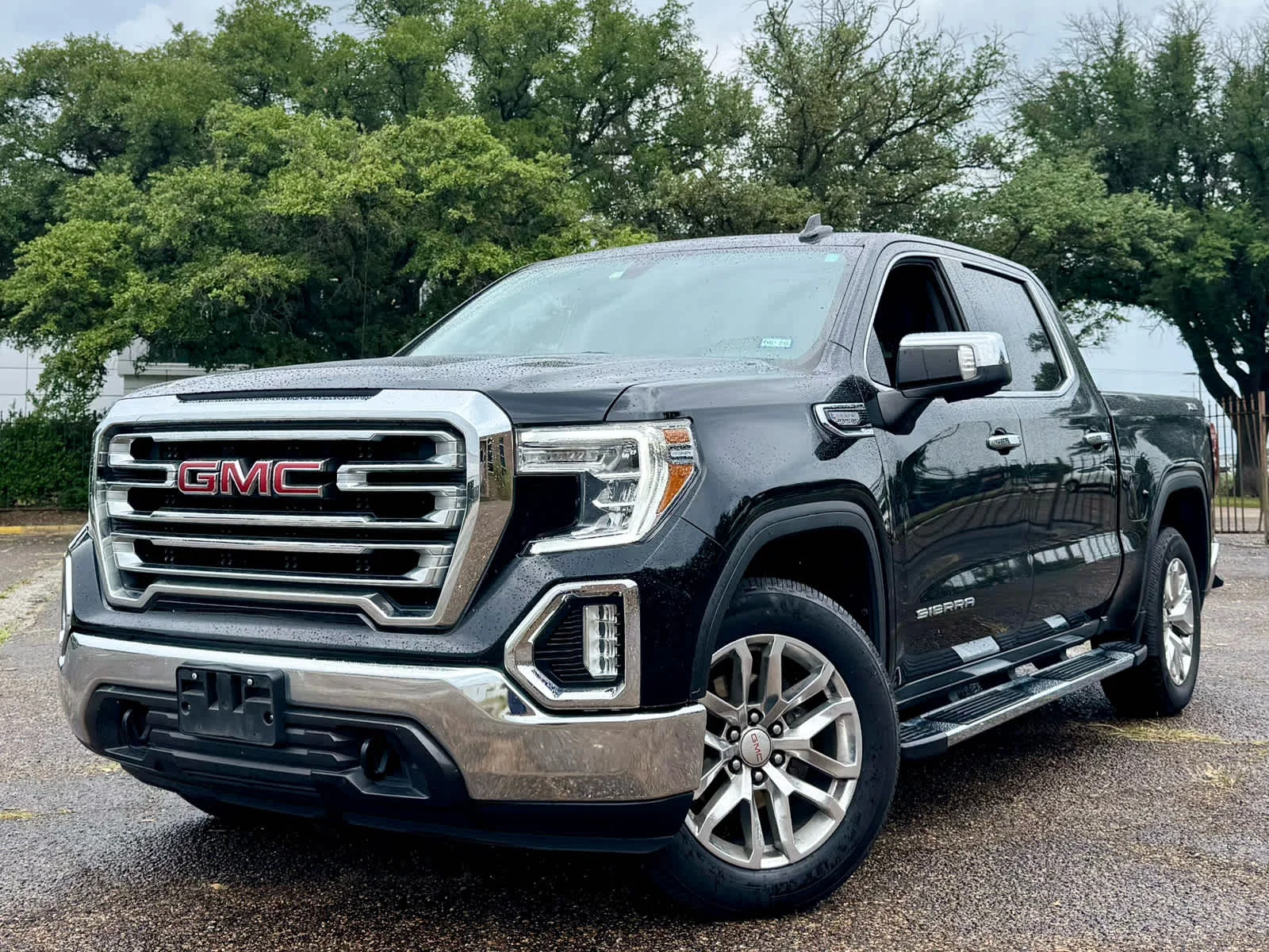 2021 GMC Sierra 4WD Crew Cab Short Box SLT's photo