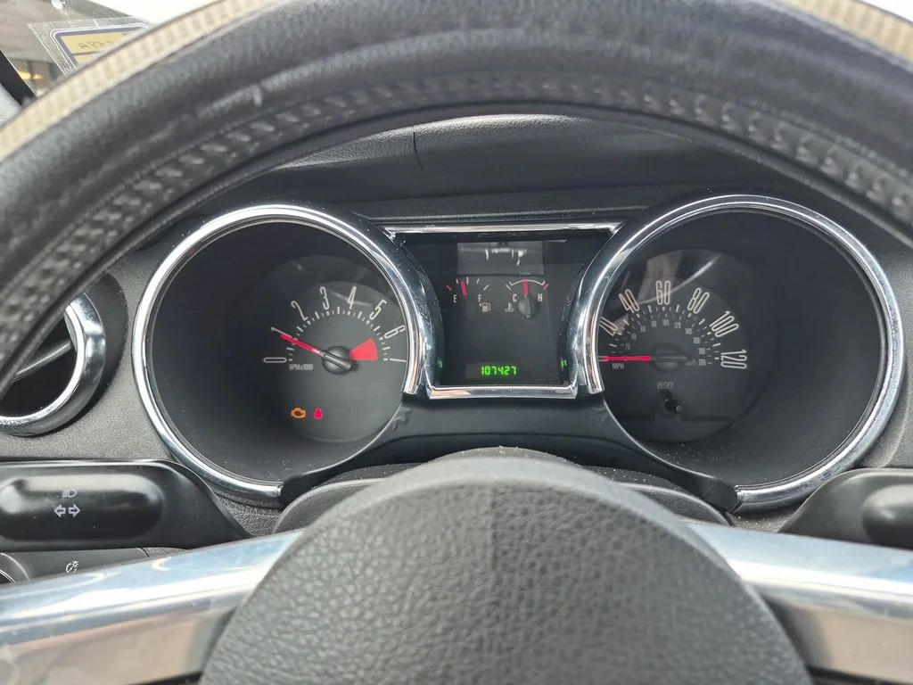 Used 2006 Black Ford V6 image 18