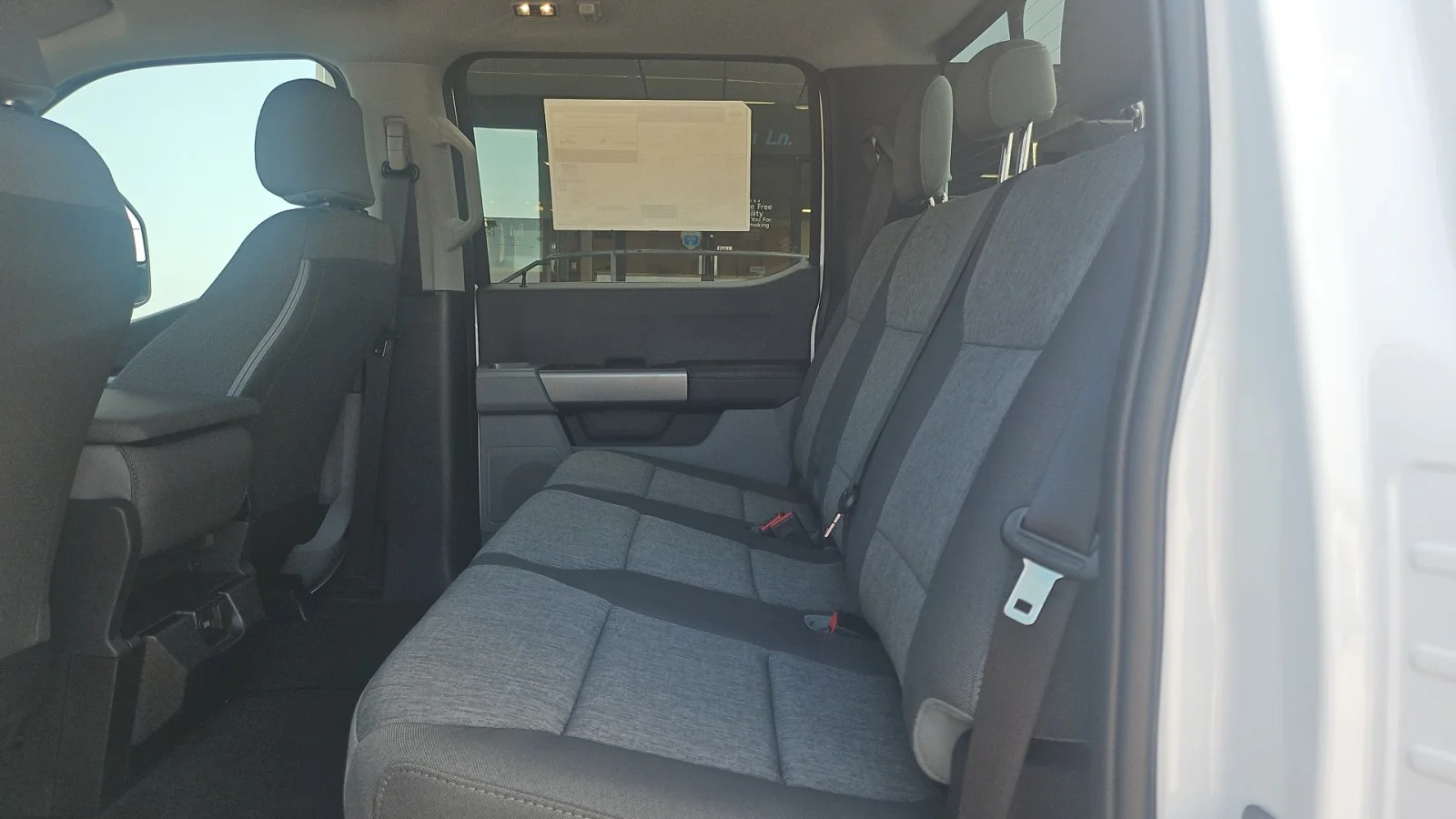 New 2027 Oxford White Ford XL 4WD image 13