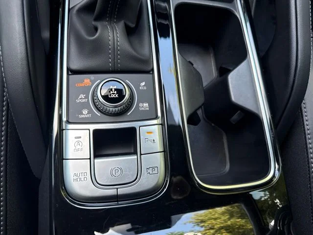 Used 2024 White Kia SX-Prestige X-Line image 33