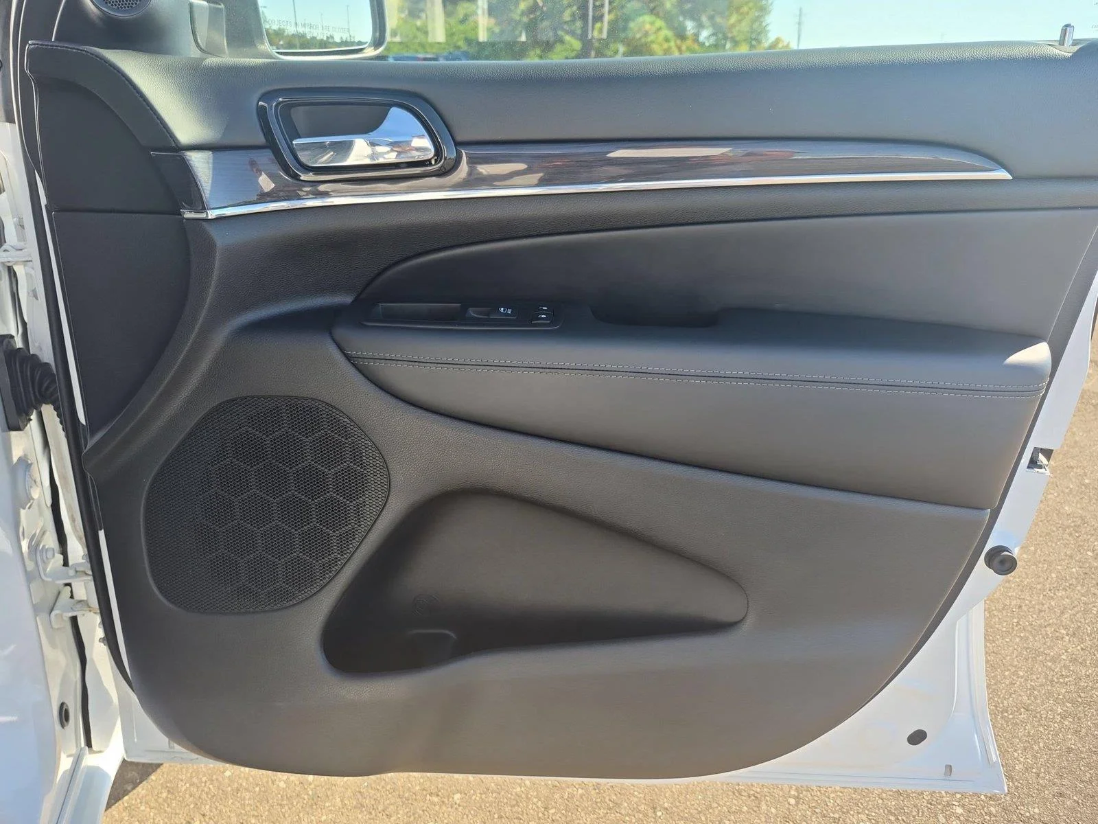 Used 2020 Bright White Clearcoat Jeep Overland image 36