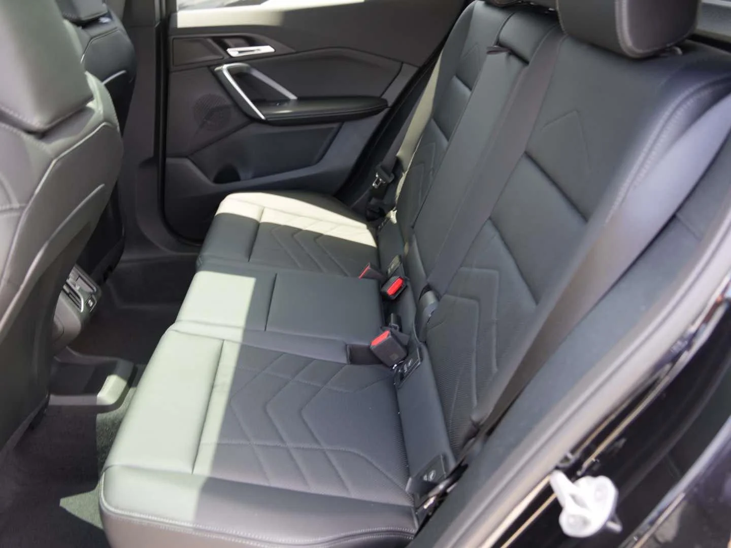 New 2026 Black Sapphire Metallic BMW xDrive28i image 11