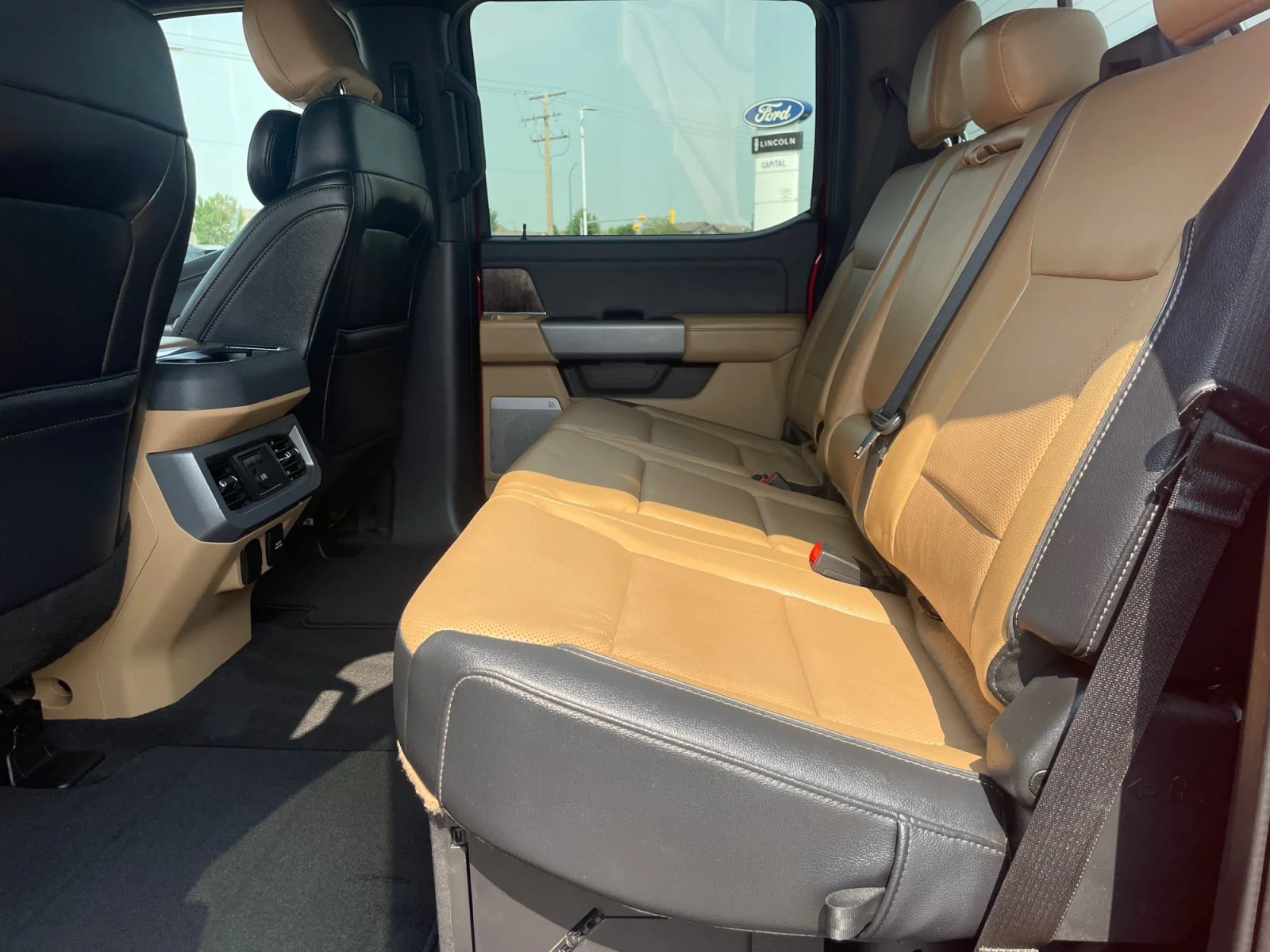 Used 2024 RED Ford LARIAT SuperCrew image 18