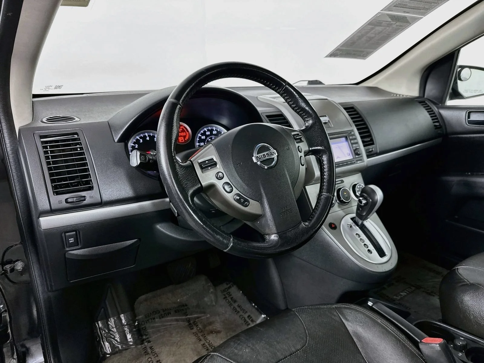 Used 2011 Black Nissan 2.0 SL image 10