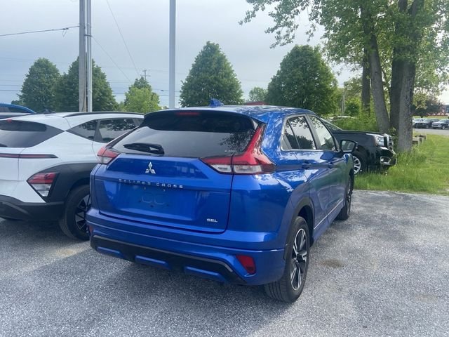 Used 2024 Silver Mitsubishi SE image 5