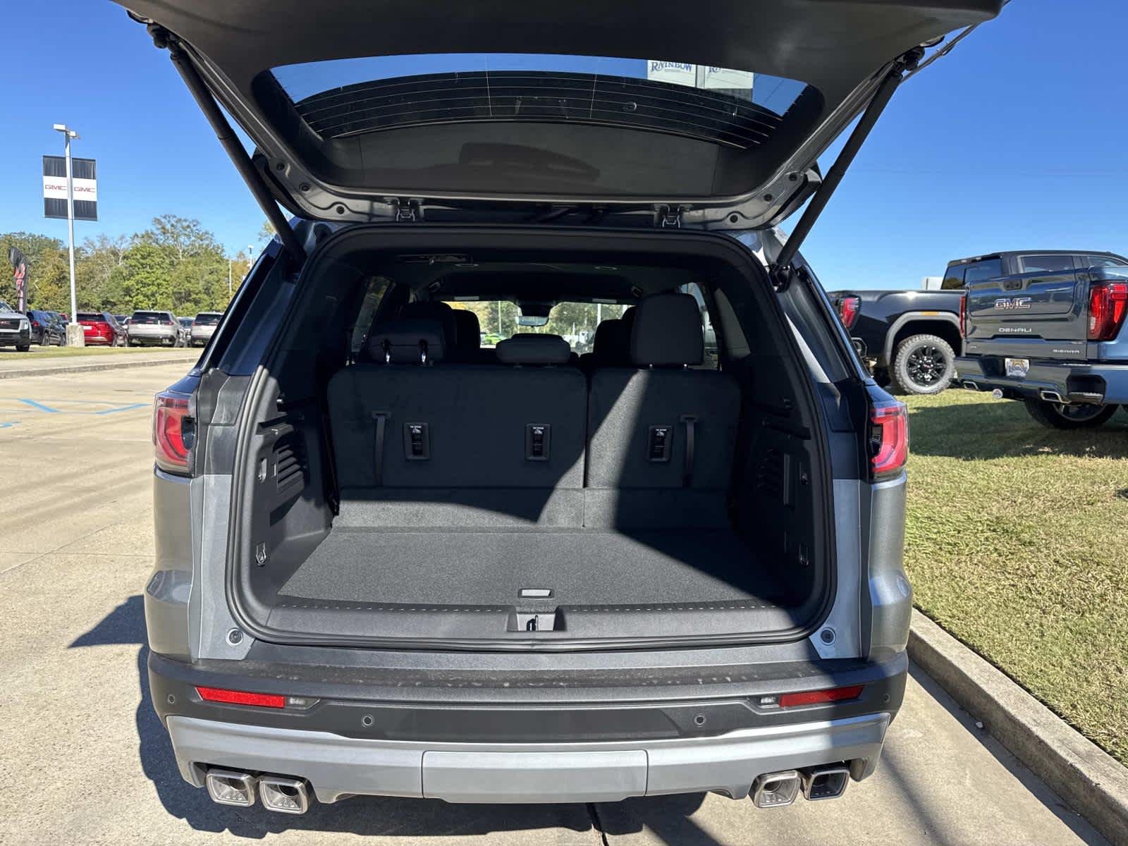 2026 GMC Acadia Elevation - Photo 7