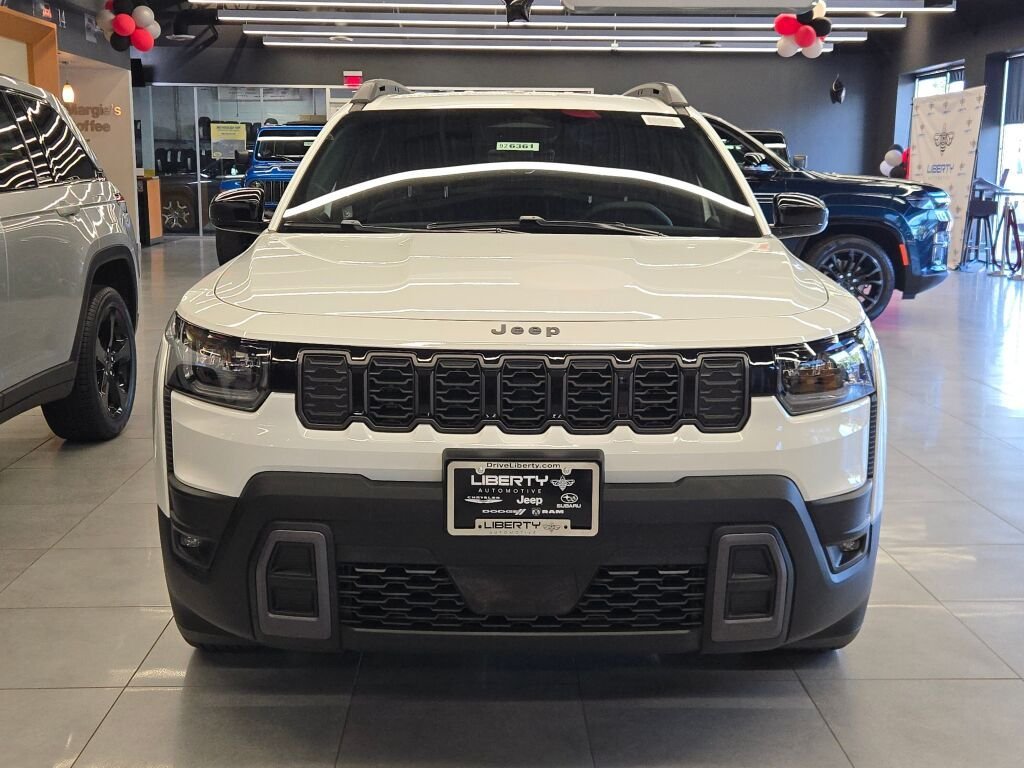New 2026 Bright White Clear-Coat Exterior Paint Jeep Laredo image 3