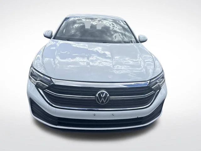 Used 2023 White Volkswagen 1.5T S image 10