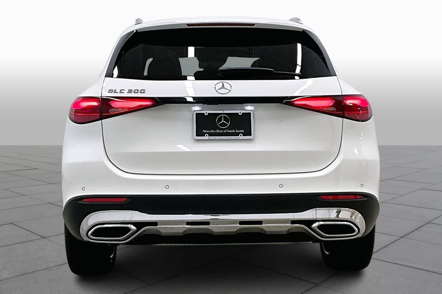 New 2026 Polar White Mercedes-Benz GLC 300 image 4