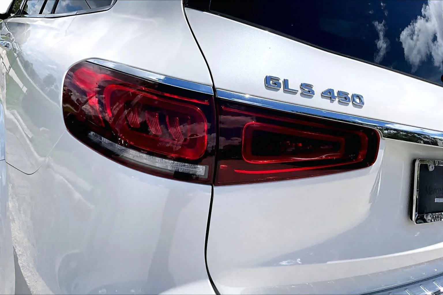 Used 2022 MANUFAKTUR Diamond White Bright Mercedes-Benz GLS 450 image 29