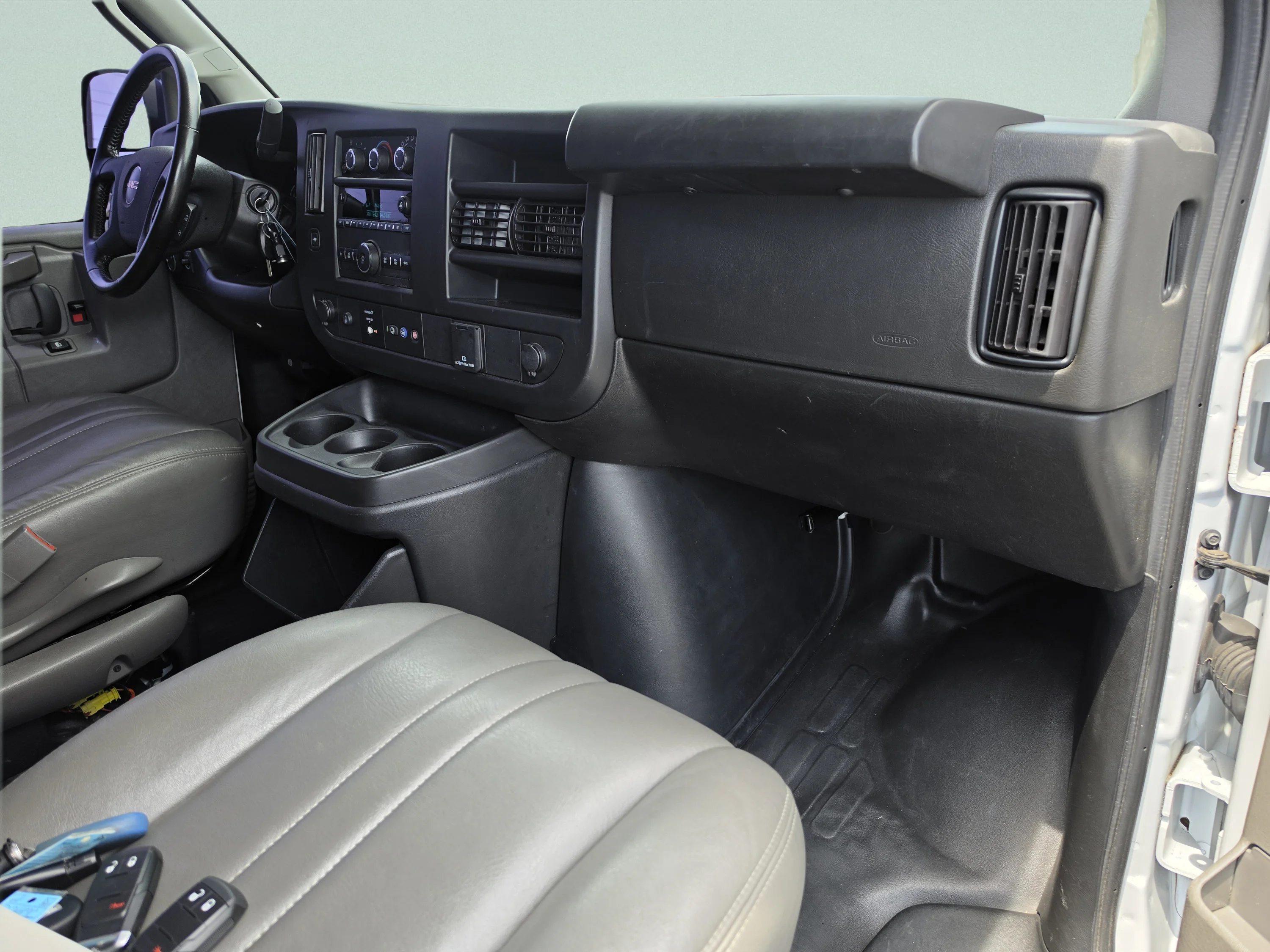 Used 2023 Summit White GMC Work Van image 16