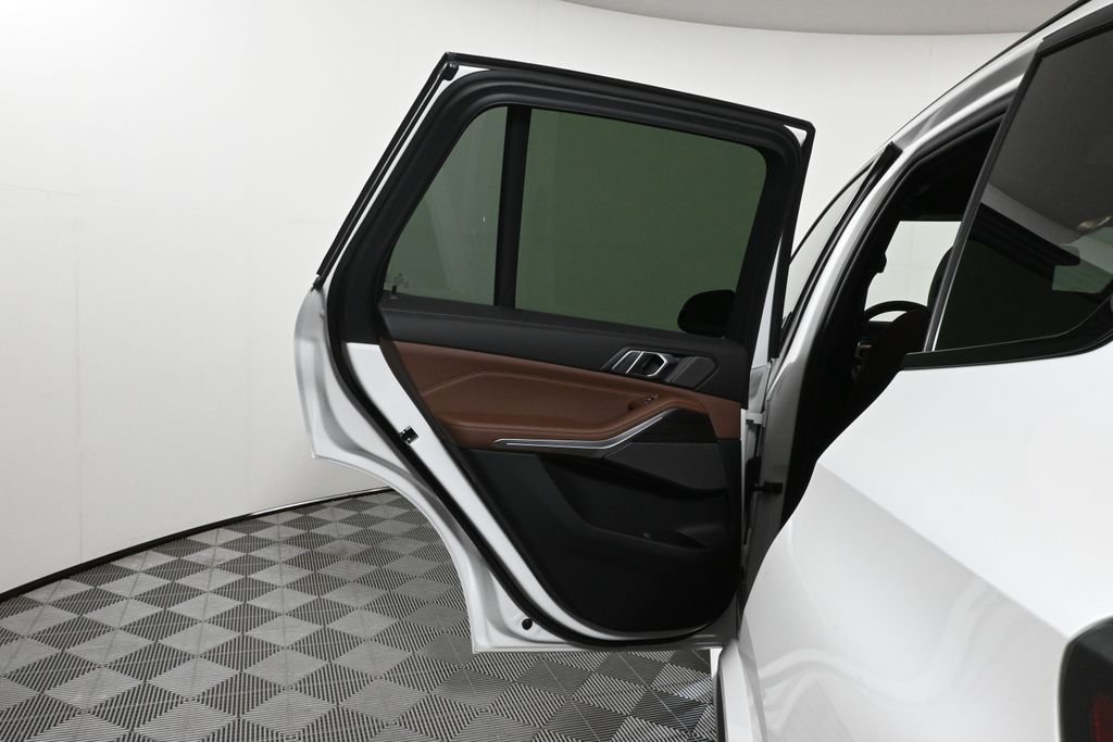 2026 BMW X5 50e - Photo 33