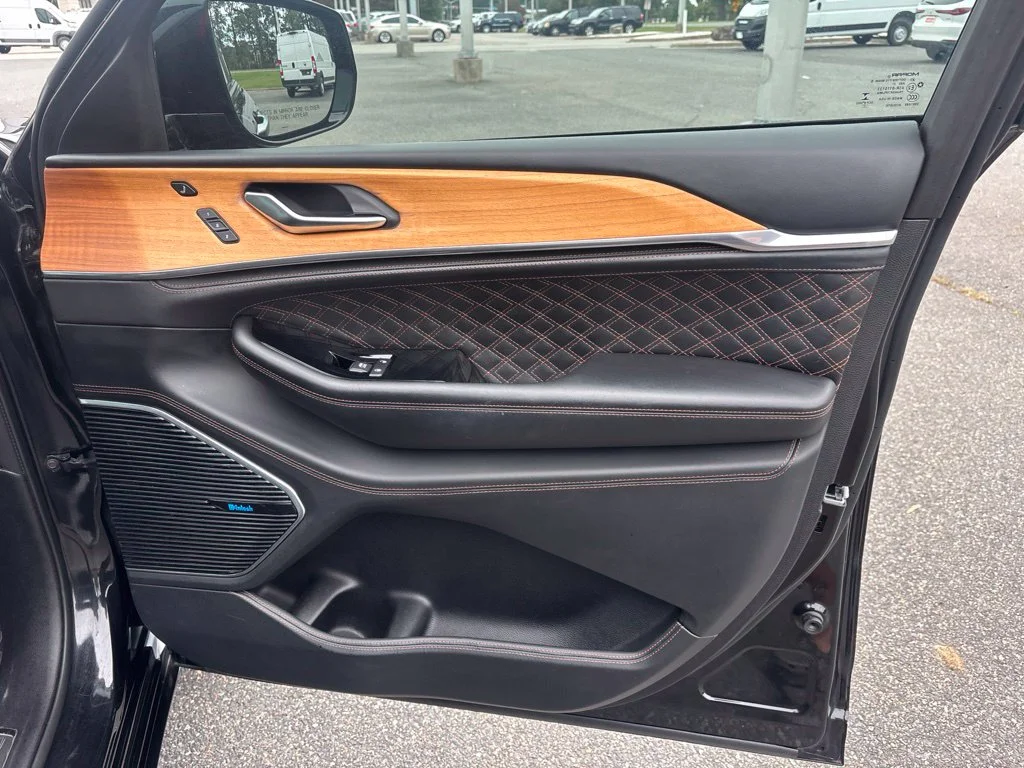Used 2021 Black Jeep Summit image 23