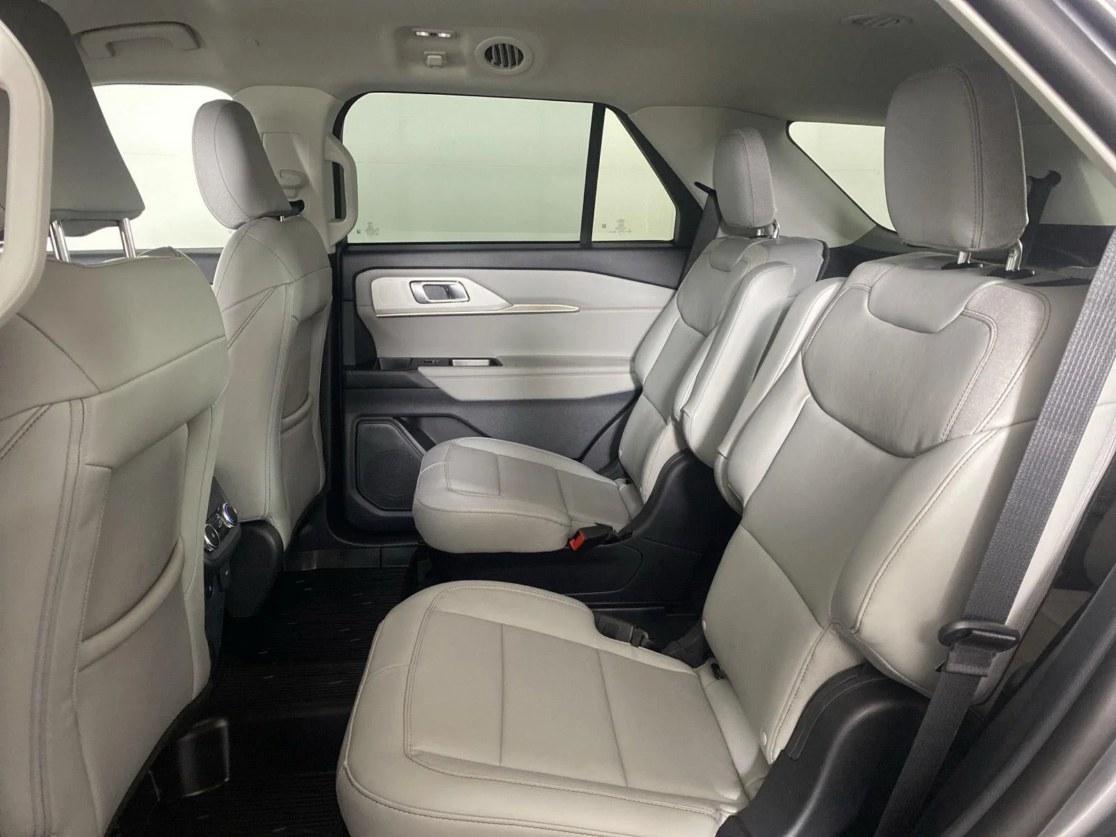 New 2026 Carbonized Gray Metallic Ford Active image 26