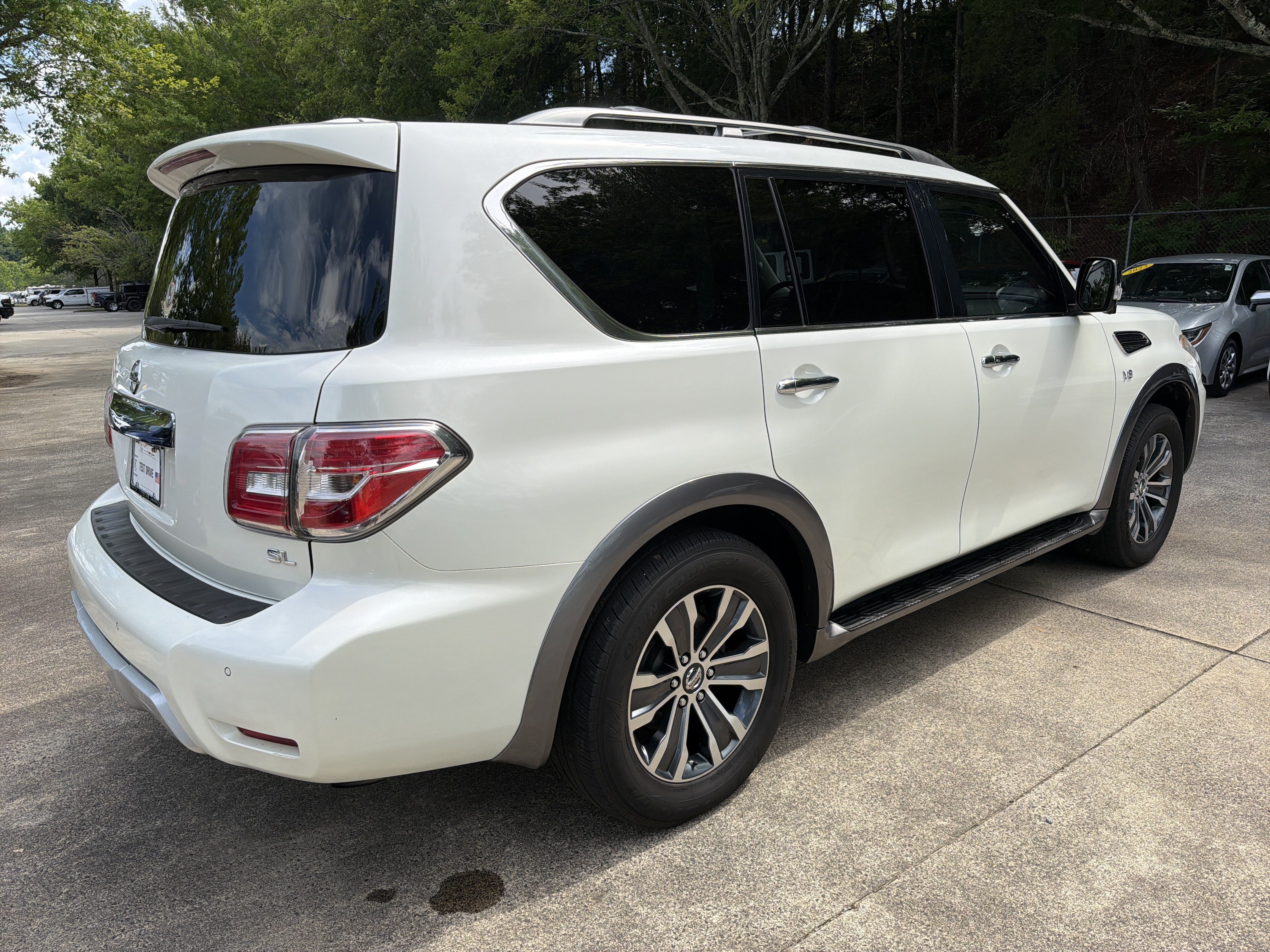Used 2017 Pearl White Nissan SL image 7