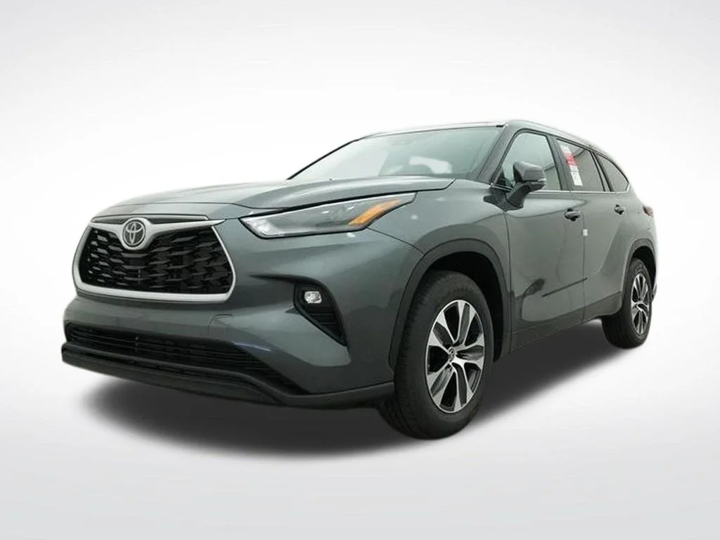 Used 2023 Gray Toyota XLE image 36