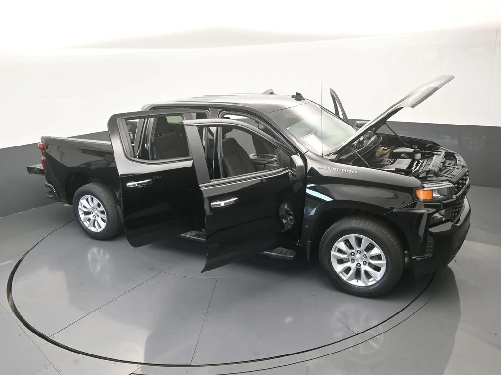 Used 2021 Black Chevrolet Custom image 63