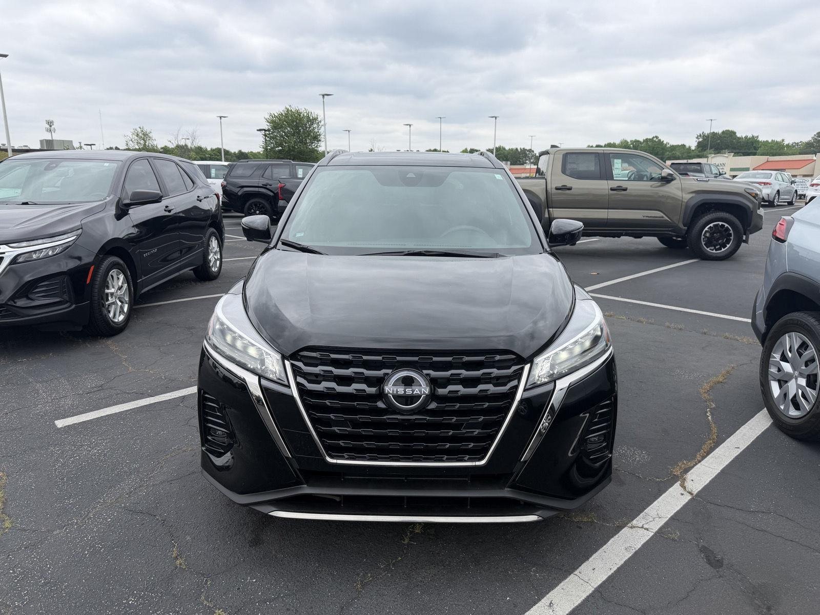 Used 2024 Super Black Nissan SR image 2