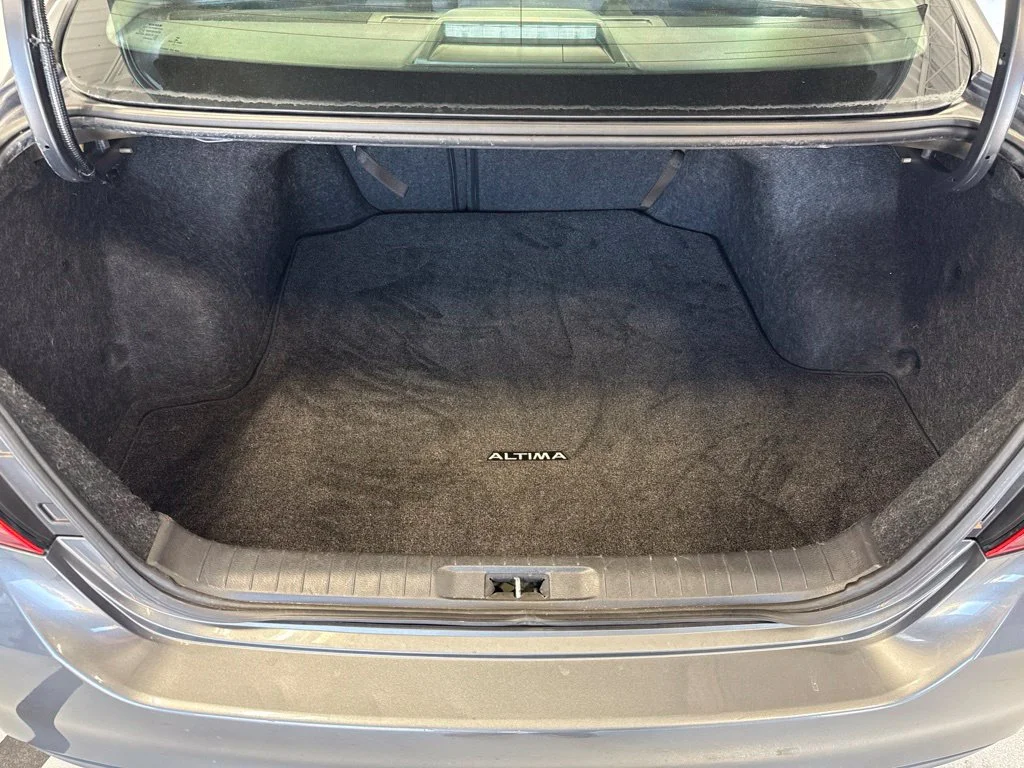 Used 2018 Gray Nissan 2.5 SV image 14