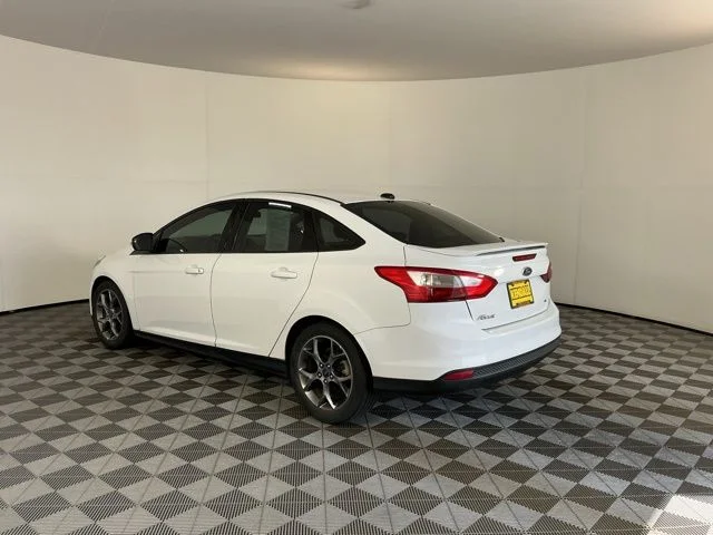 Used 2013 White Ford SE image 7