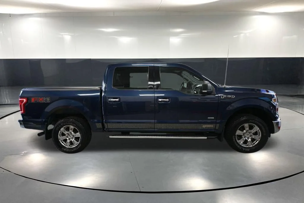 Used 2016 Blue Ford XLT image 4