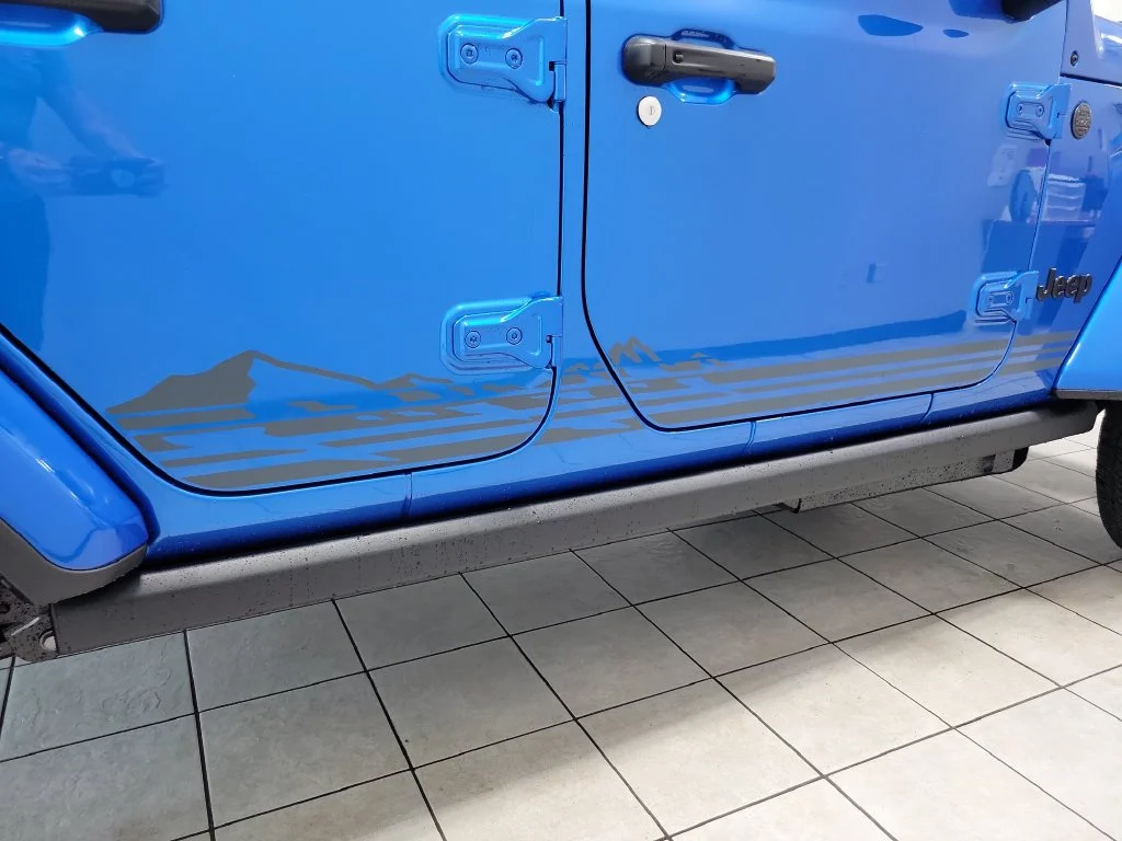 New 2026 Hydro Blue Pearl-Coat Exterior Paint Jeep Sahara image 10