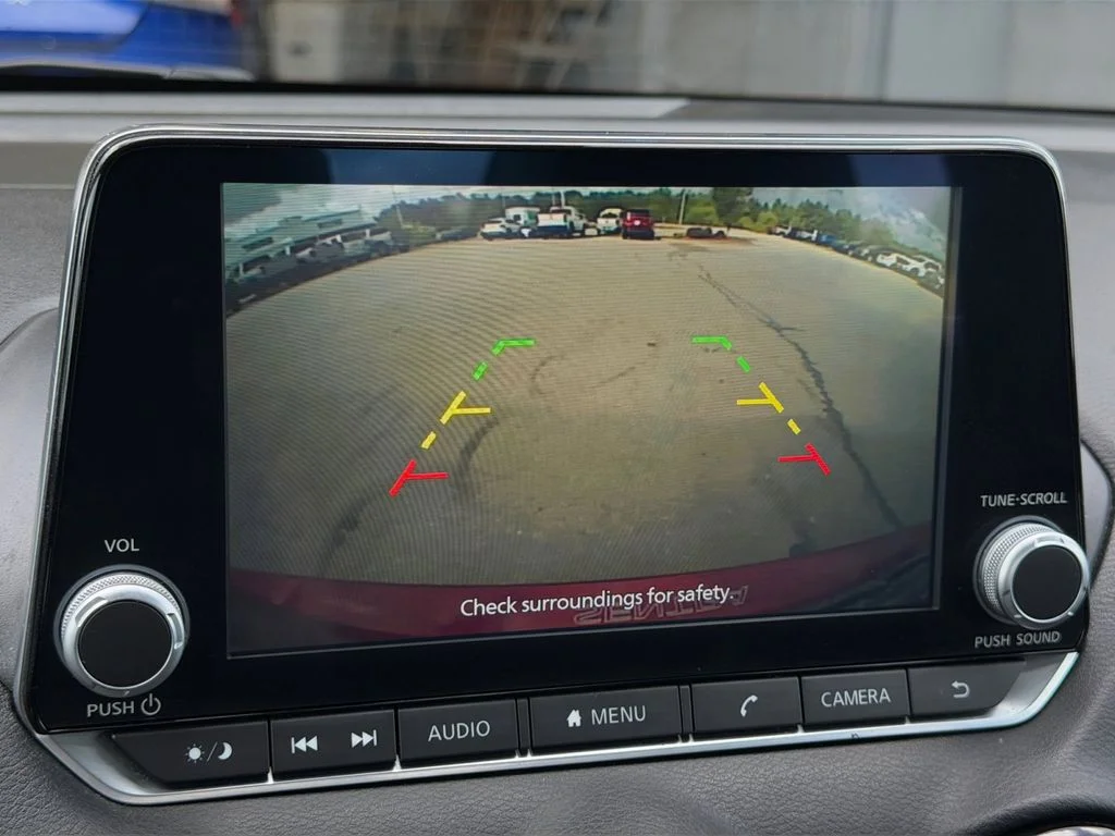 Used 2022 Red Nissan SR image 19