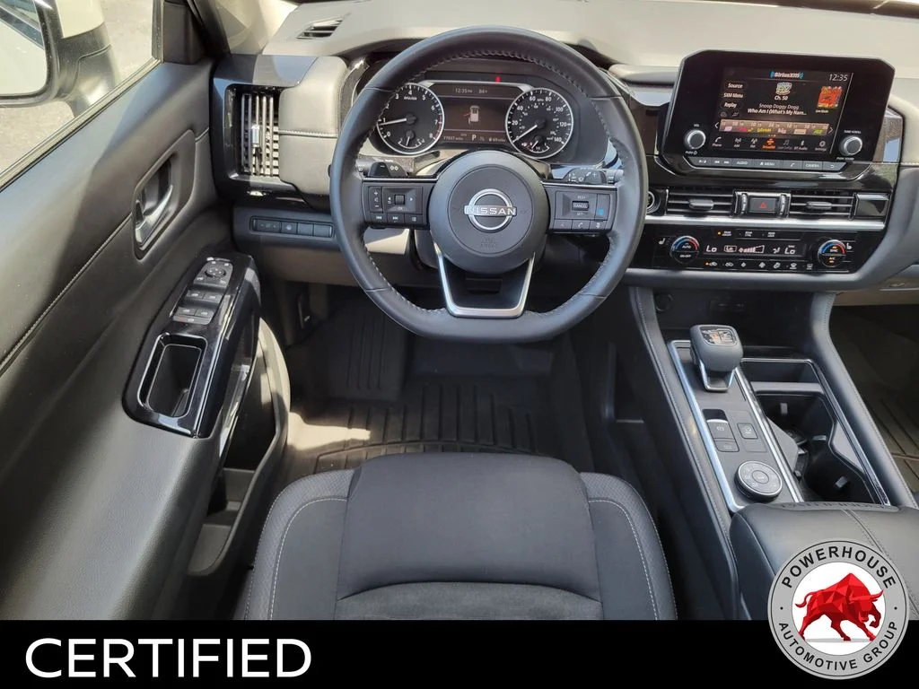 Used 2022 White Nissan SV image 18