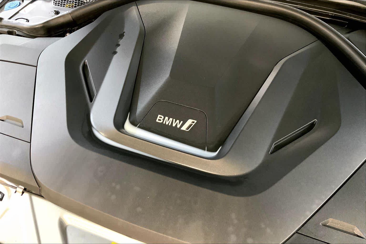 Certified Used 2025 Black Sapphire Metallic BMW xDrive40 image 31