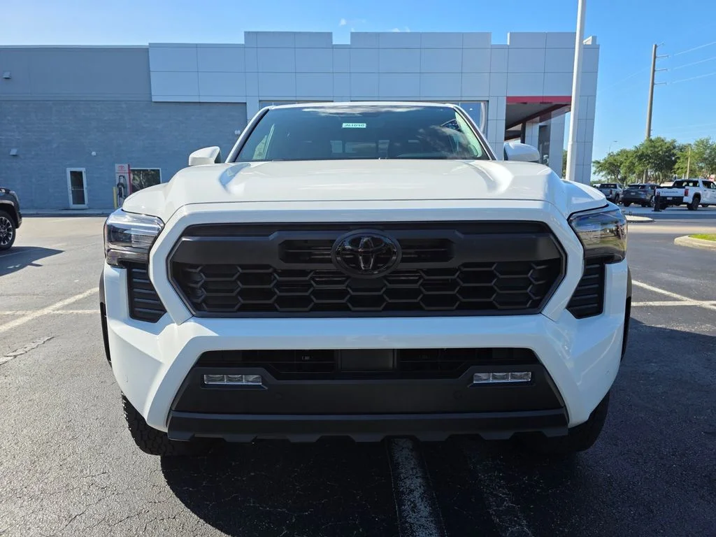 2026 Toyota Tacoma TRD Off Road - Photo 2