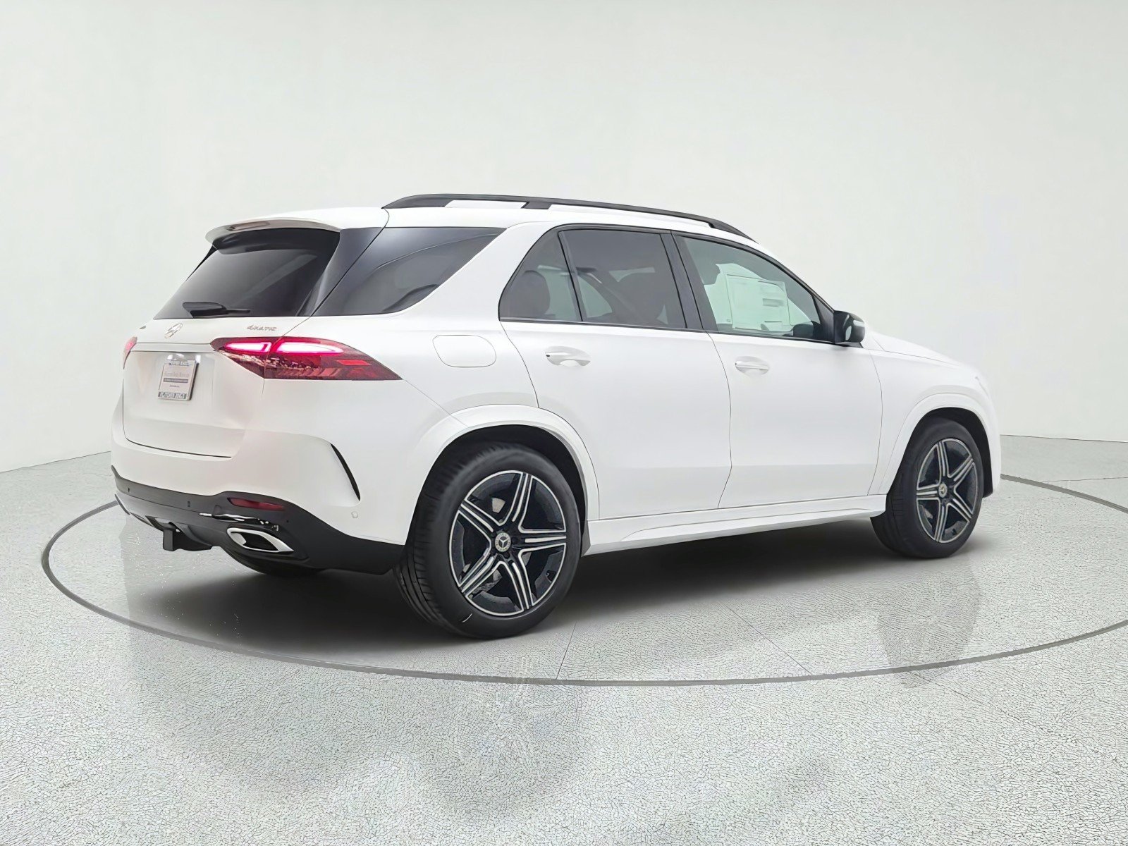 New 2026 MANUFAKTUR Moonlight White Magno Mercedes-Benz GLE 450 4MATIC® SUV image 5