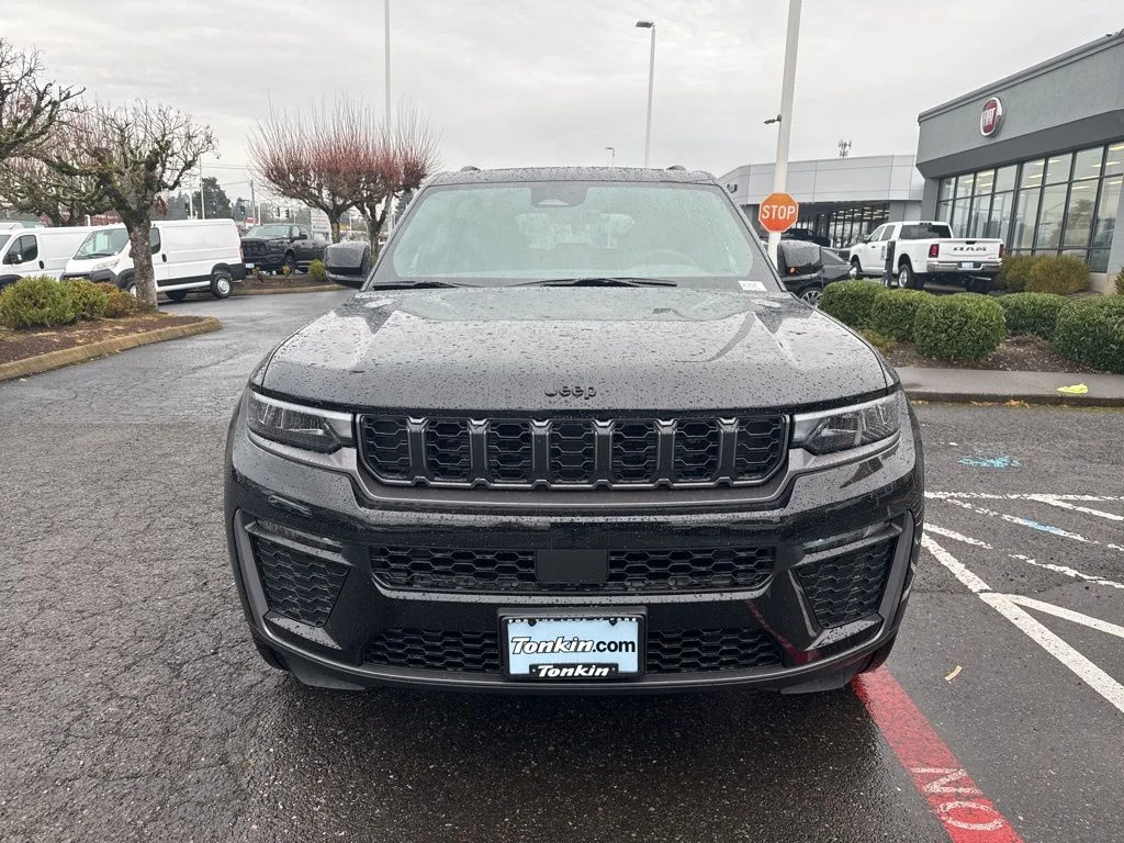 Used 2026 Diamond Black Crystal Pearlcoat Jeep Limited image 2