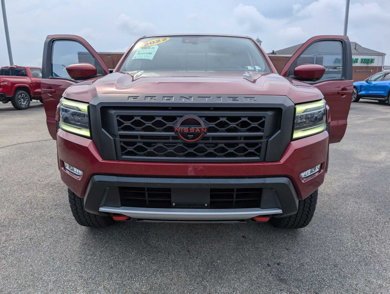 Used 2022 Cardinal Red Tricoat Nissan PRO-4X image 16