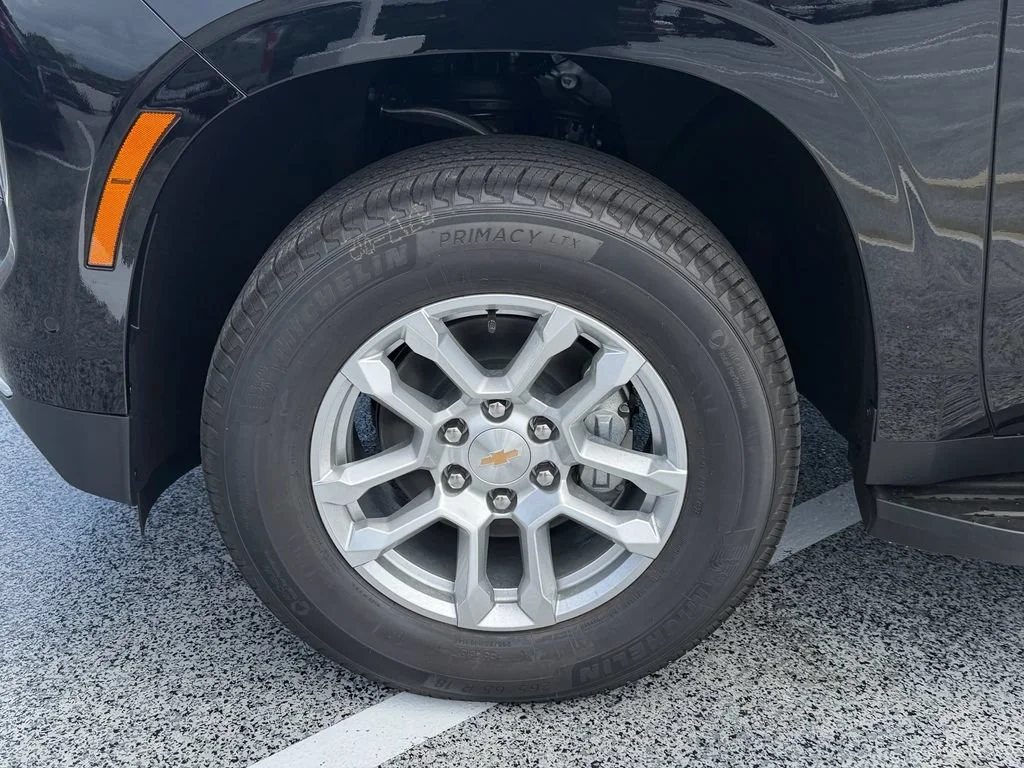 2026 Chevrolet Suburban LS - Photo 13
