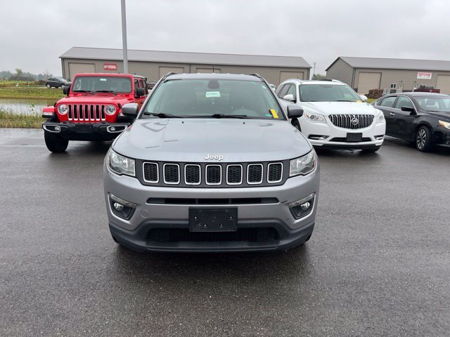 Used 2018 Billet Silver Metallic Clearcoat Jeep Latitude image 6
